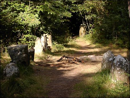 the alignments at Petit Men&eacute;c