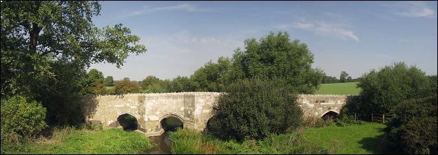 Thornborough bridge, 2004 Thornborough Barrow, Buckinghamshire